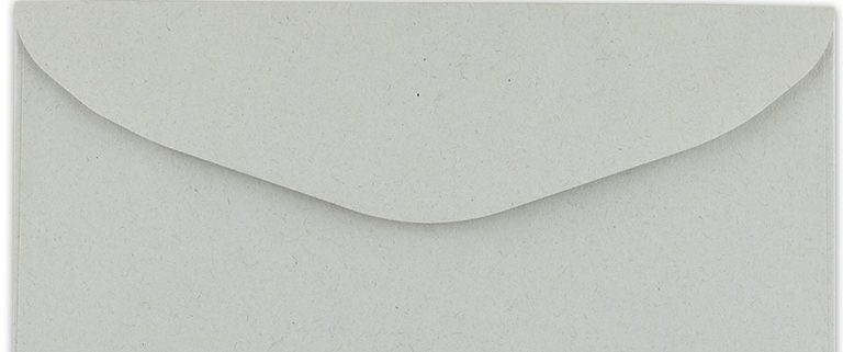 Grauer C6 Wahlumschlag, Rückseite, geschlossen